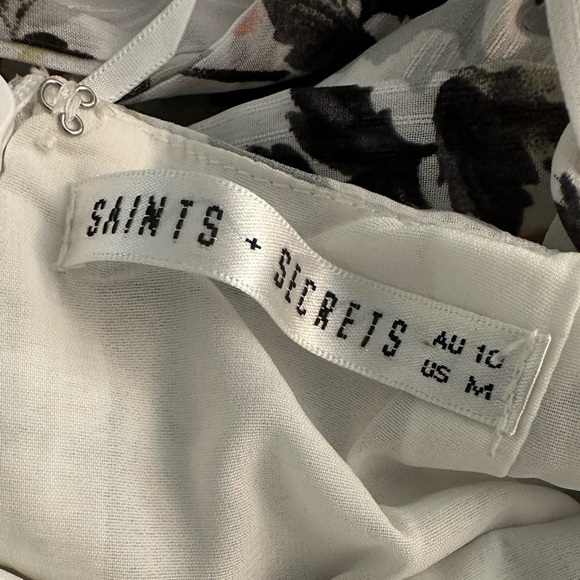 Saints + Secrets M Floral White and Black Dress - Picture 7 of 8